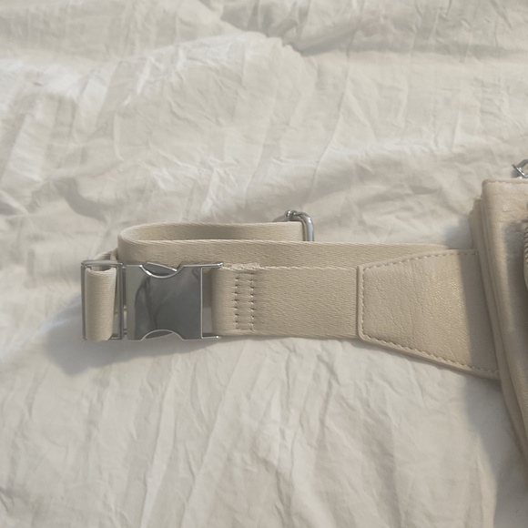 Sasha and Sofi belt bag - Picture 2 of 7